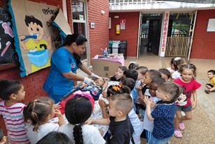 Actividades con niños CORFUTURO